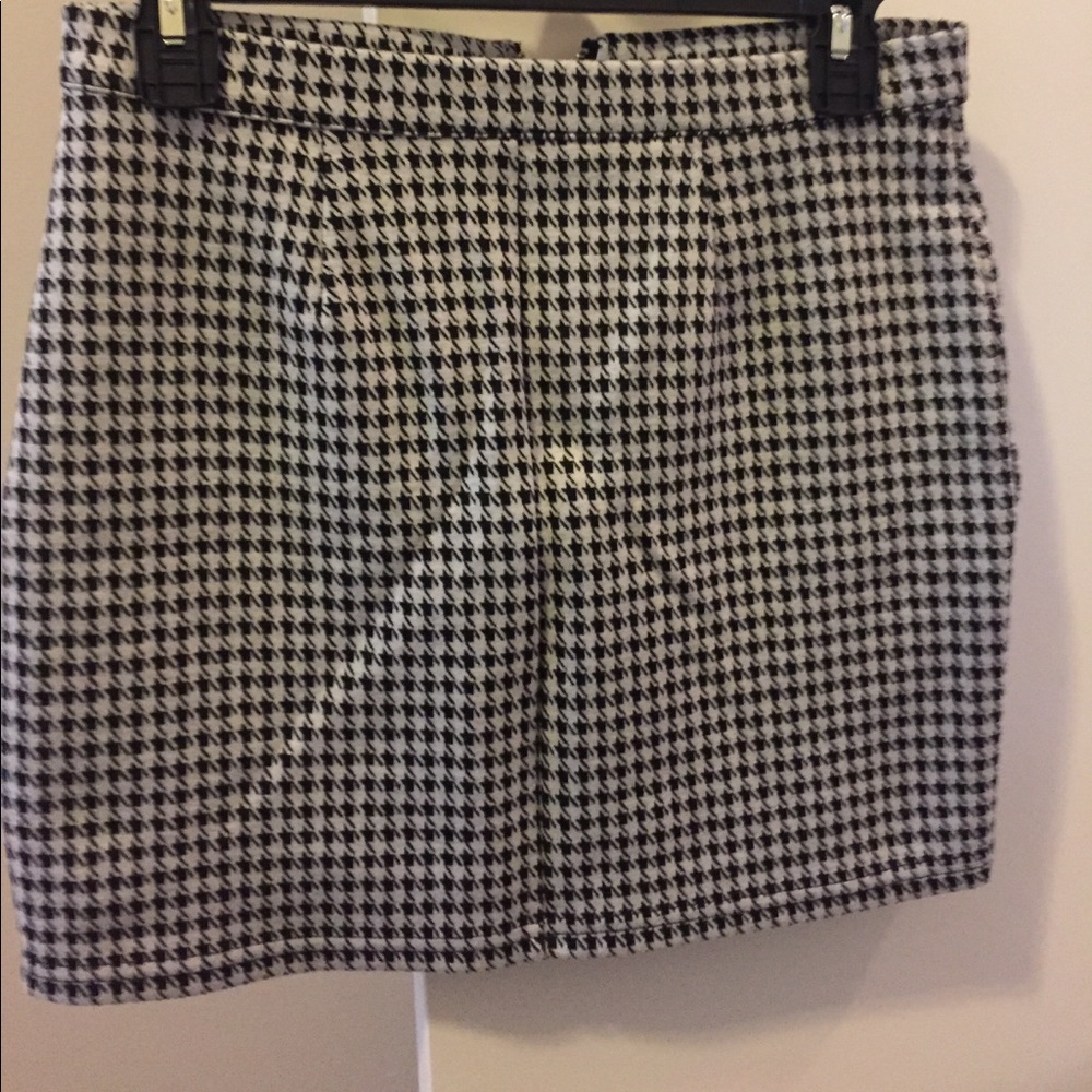 Houndstooth Skirt - Picture 3 of 3